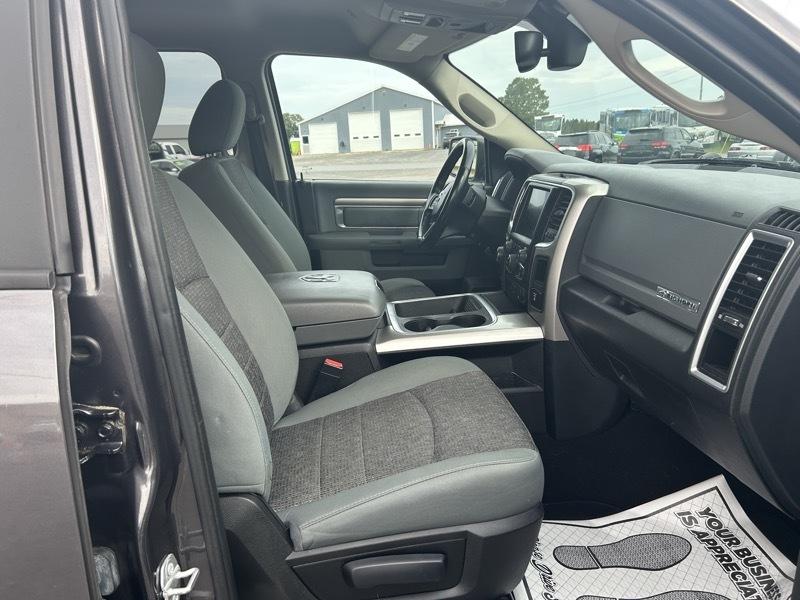 RAM 1500 SLT Quad Cab 4WD 2017