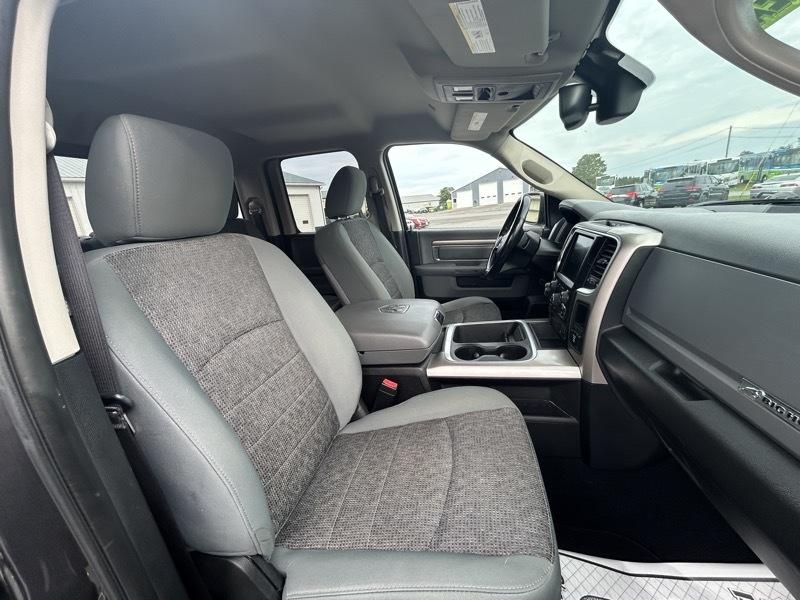 RAM 1500 SLT Quad Cab 4WD 2017