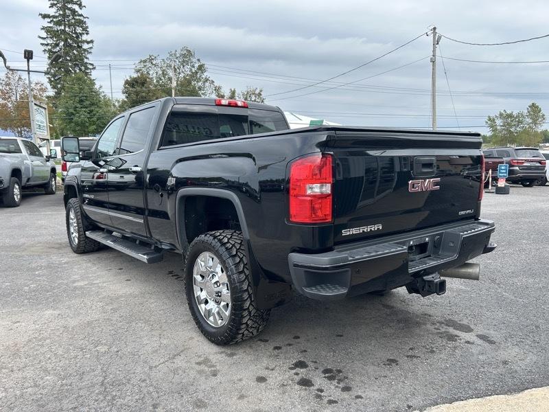 GMC Sierra 2500HD Denali Crew Cab 4WD SB 2017