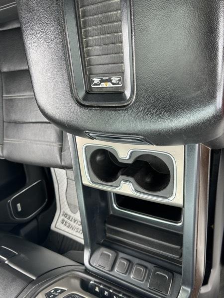 GMC Sierra 2500HD Denali Crew Cab 4WD SB 2017