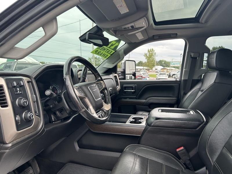 GMC Sierra 2500HD Denali Crew Cab 4WD SB 2017