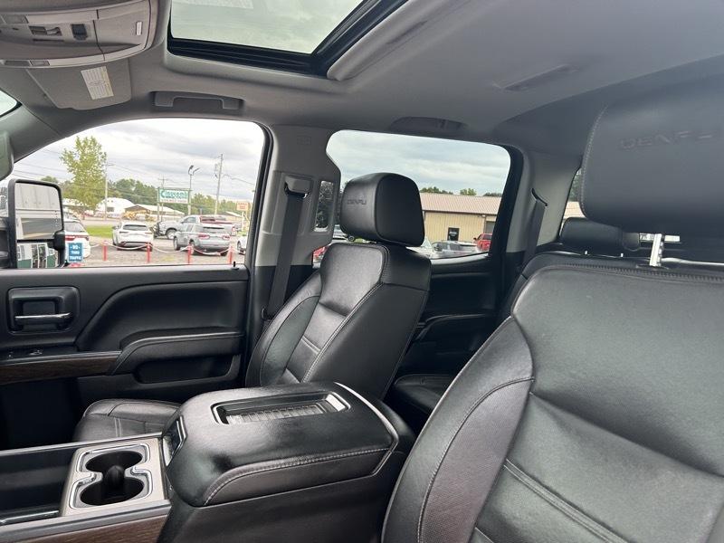 GMC Sierra 2500HD Denali Crew Cab 4WD SB 2017