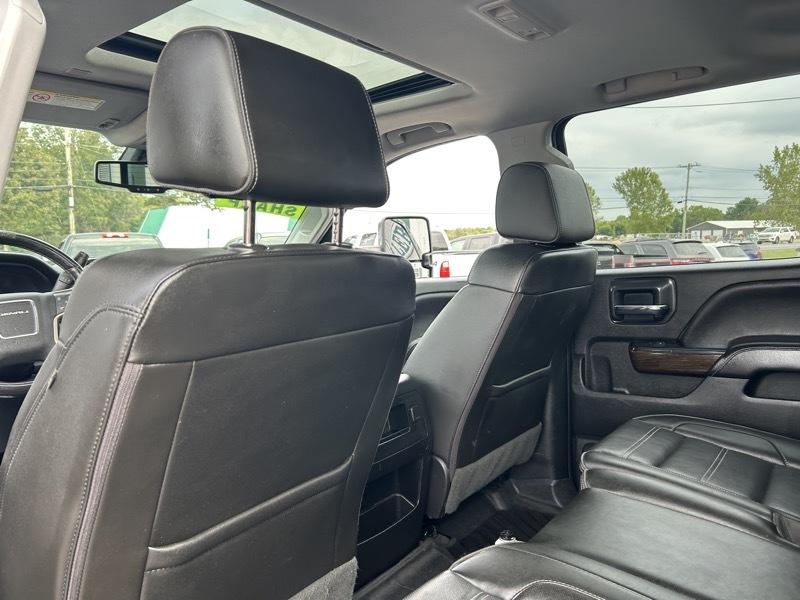 GMC Sierra 2500HD Denali Crew Cab 4WD SB 2017