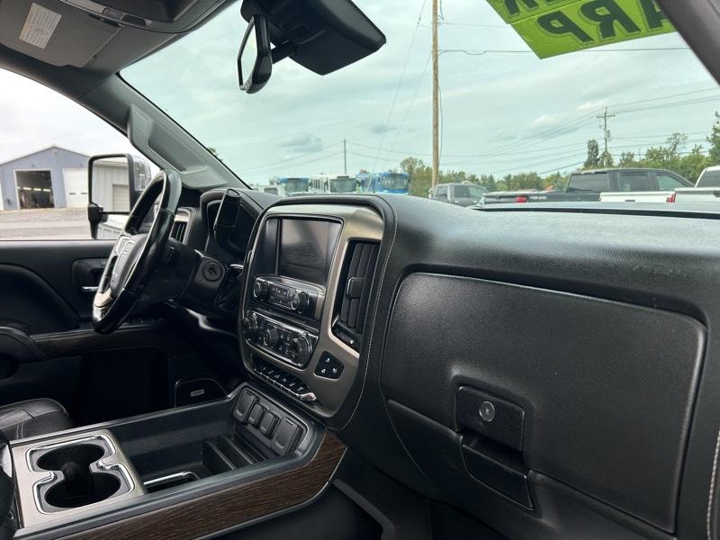 GMC Sierra 2500HD Denali Crew Cab 4WD SB 2017