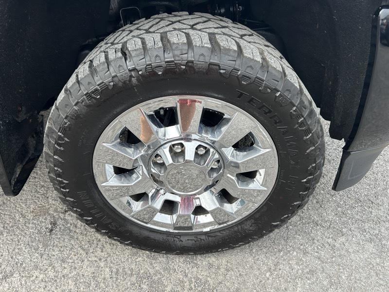 GMC Sierra 2500HD Denali Crew Cab 4WD SB 2017