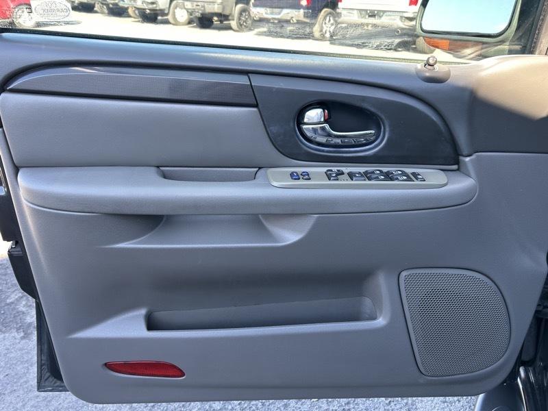 GMC Envoy XUV SLE 4WD 2004