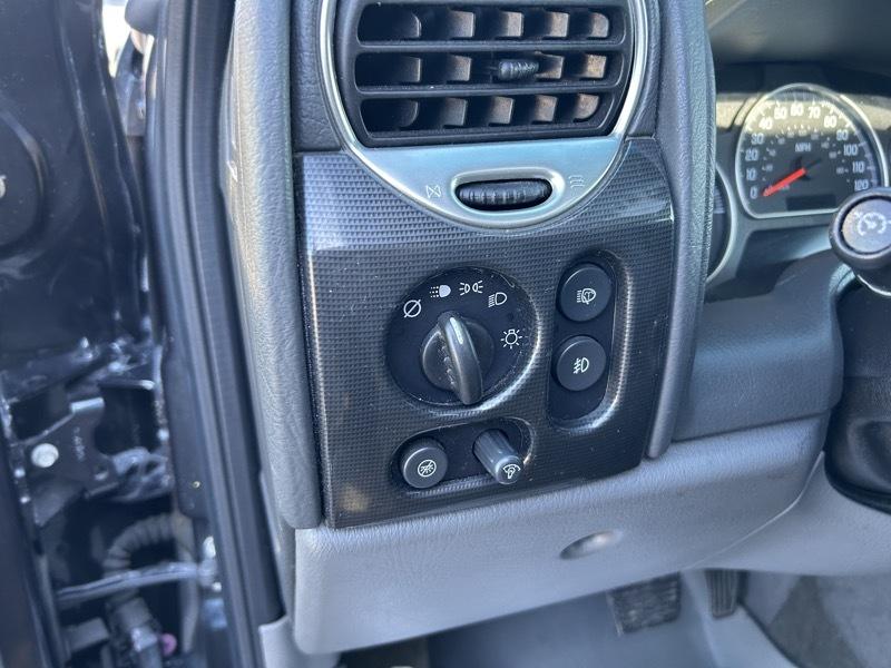 GMC Envoy XUV SLE 4WD 2004
