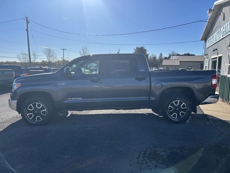 Toyota Tundra SR5 5.7L V8 CrewMax 4WD 2016