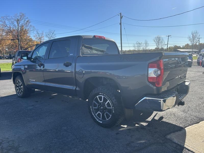 Toyota Tundra SR5 5.7L V8 CrewMax 4WD 2016
