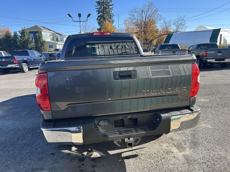 Toyota Tundra SR5 5.7L V8 CrewMax 4WD 2016