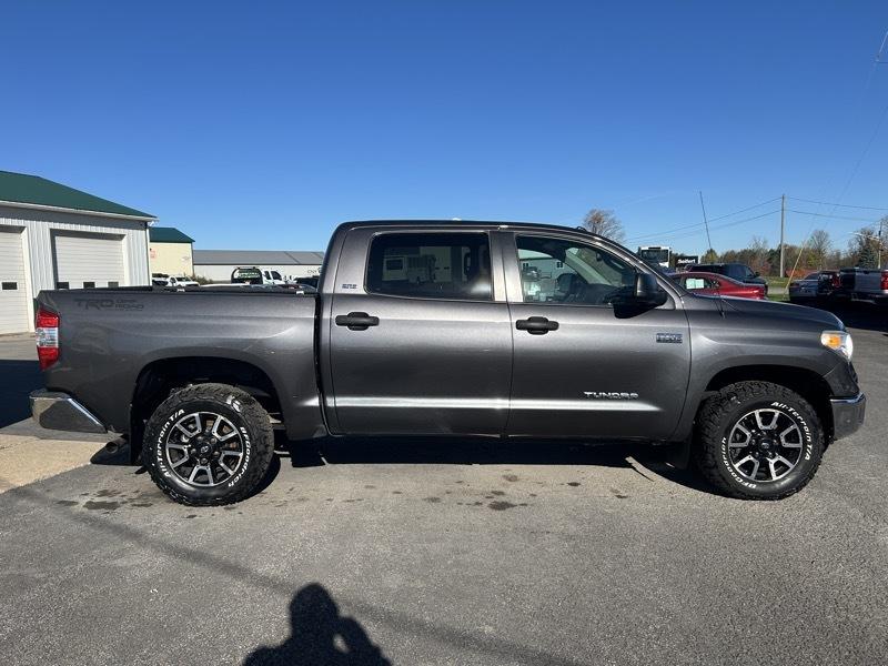 Toyota Tundra SR5 5.7L V8 CrewMax 4WD 2016