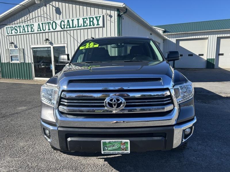 Toyota Tundra SR5 5.7L V8 CrewMax 4WD 2016