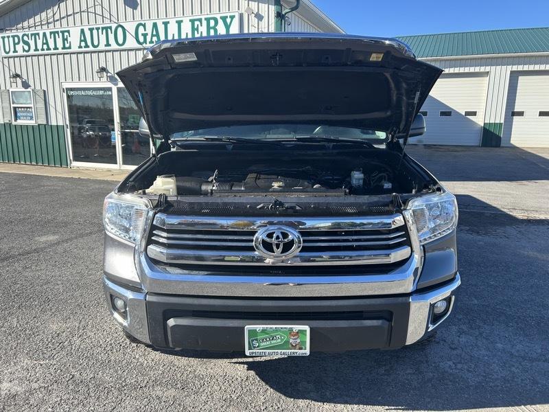 Toyota Tundra SR5 5.7L V8 CrewMax 4WD 2016