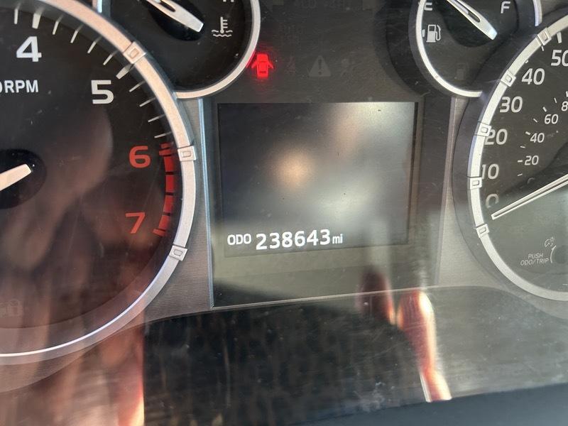 Toyota Tundra SR5 5.7L V8 CrewMax 4WD 2016