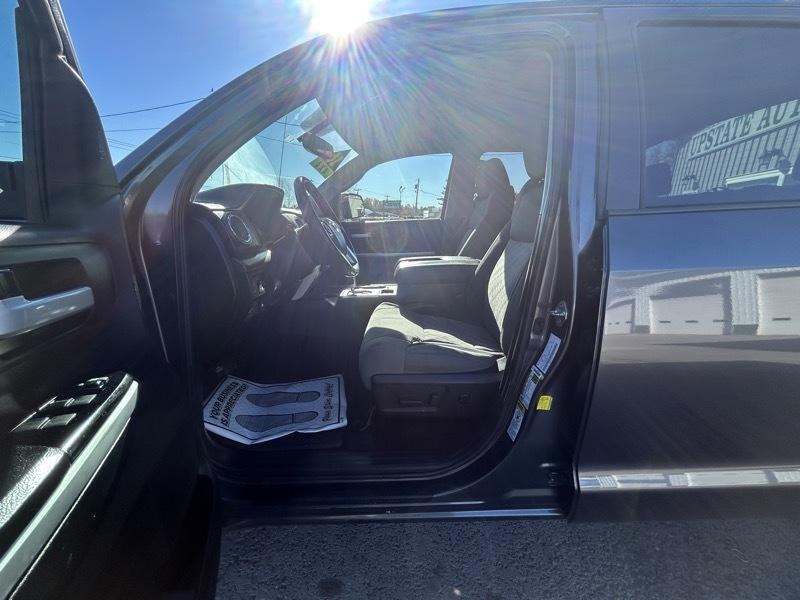 Toyota Tundra SR5 5.7L V8 CrewMax 4WD 2016