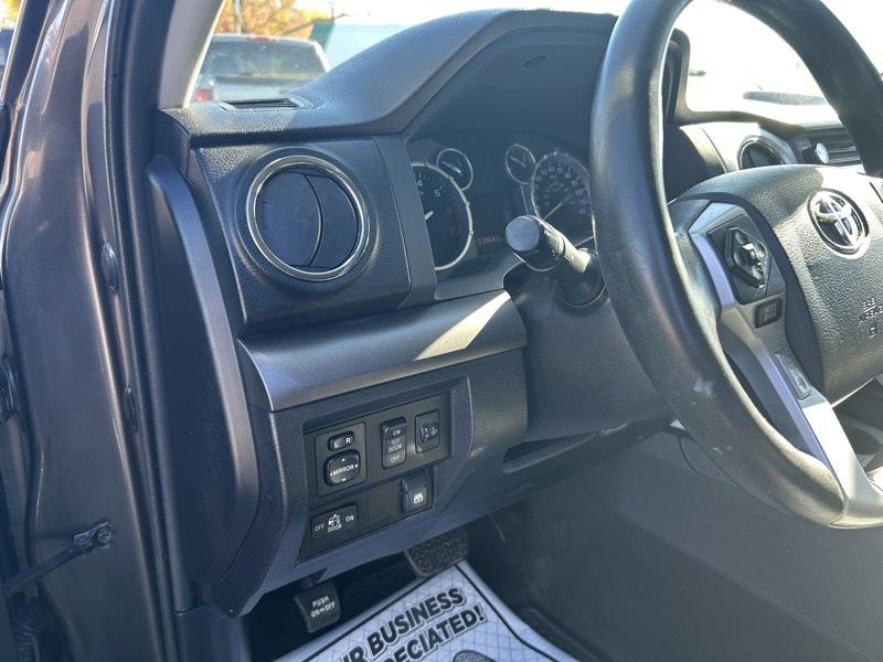 Toyota Tundra SR5 5.7L V8 CrewMax 4WD 2016