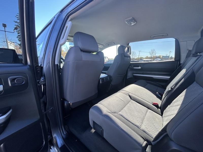 Toyota Tundra SR5 5.7L V8 CrewMax 4WD 2016