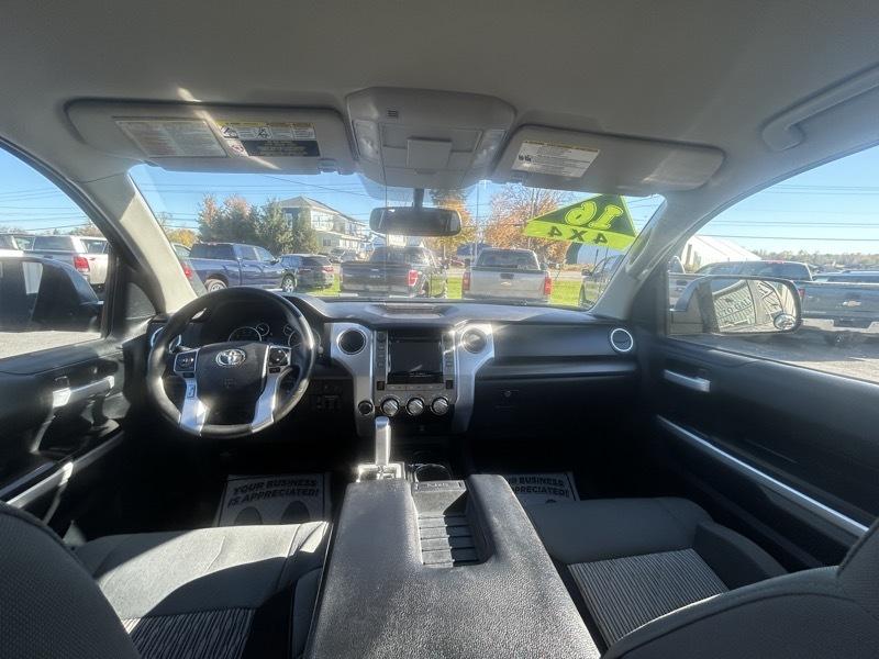 Toyota Tundra SR5 5.7L V8 CrewMax 4WD 2016