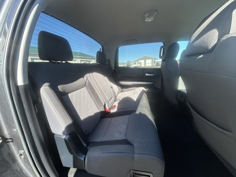 Toyota Tundra SR5 5.7L V8 CrewMax 4WD 2016