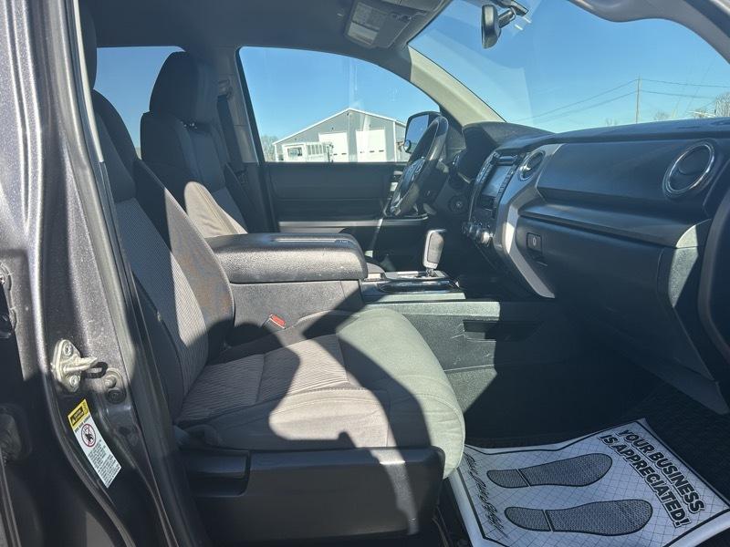 Toyota Tundra SR5 5.7L V8 CrewMax 4WD 2016