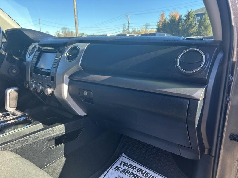 Toyota Tundra SR5 5.7L V8 CrewMax 4WD 2016