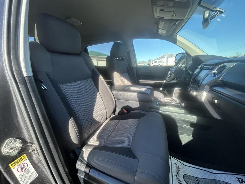 Toyota Tundra SR5 5.7L V8 CrewMax 4WD 2016