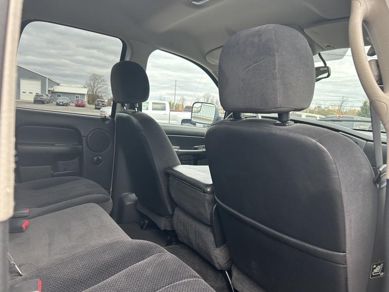 Dodge Ram 2500 ST Quad Cab Short Bed 4WD 2005