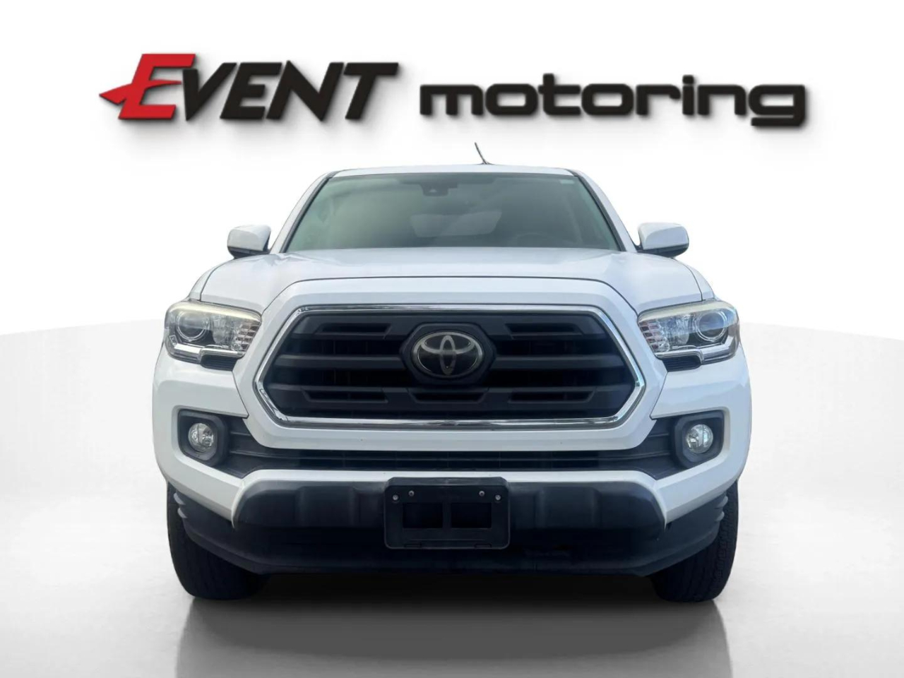 2018 Toyota Tacoma SR5 TRD Sport photo 3