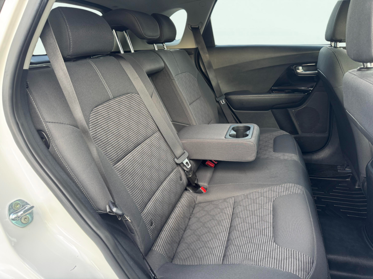 2022 Kia Niro LXS FWD