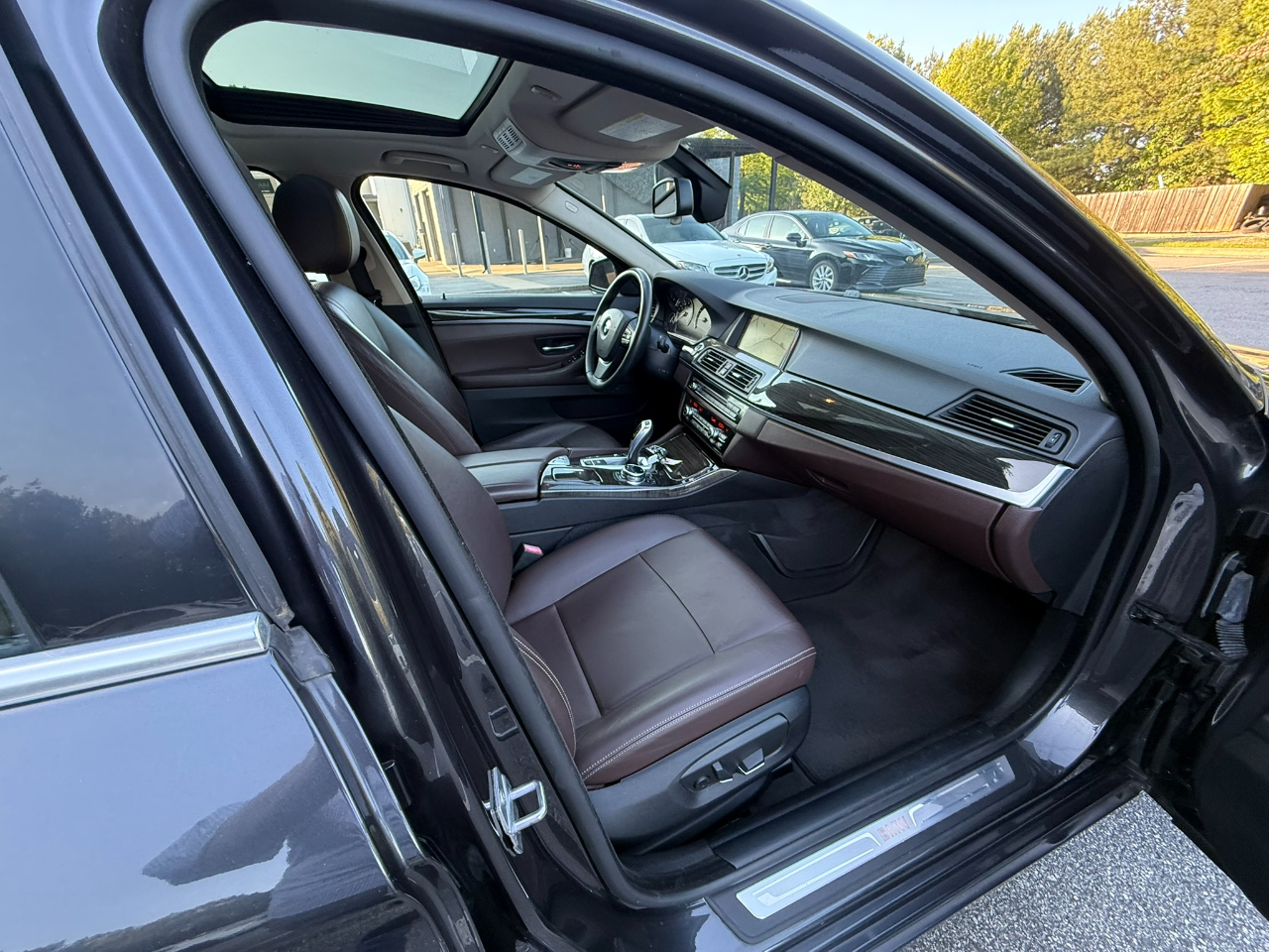 BMW 5-Series 528i xDrive 2014