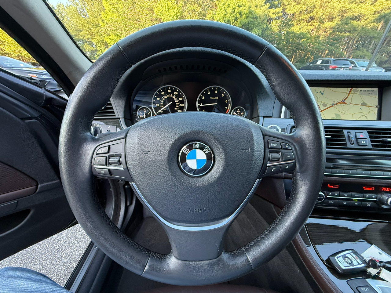 BMW 5-Series 528i xDrive 2014
