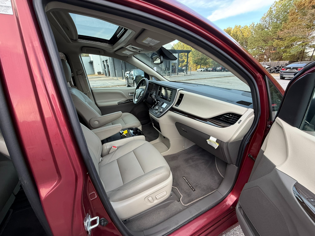 Toyota Sienna XLE 2020 Toyota Sienna XLE 2020