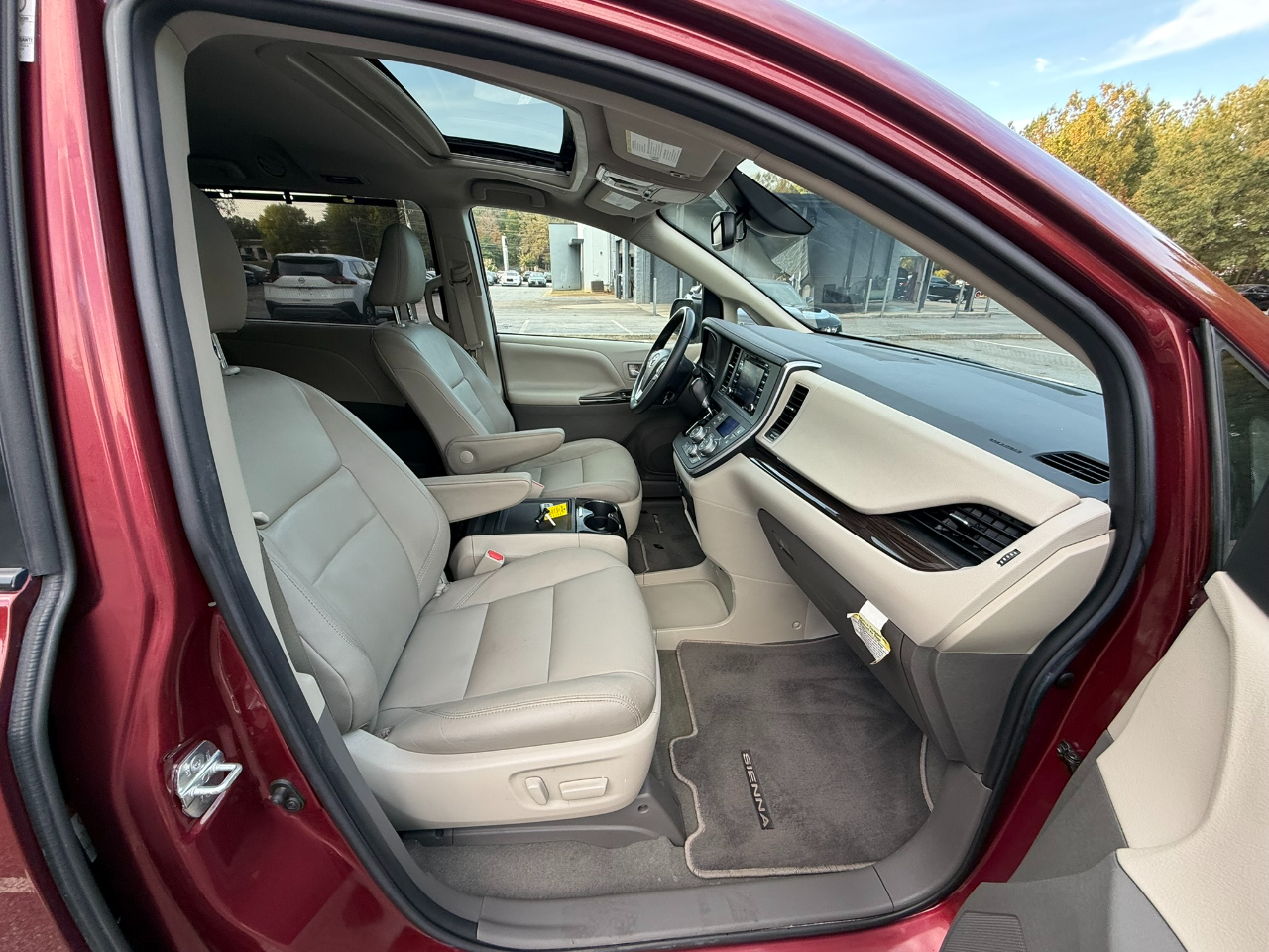 Toyota Sienna XLE 2020 Toyota Sienna XLE 2020