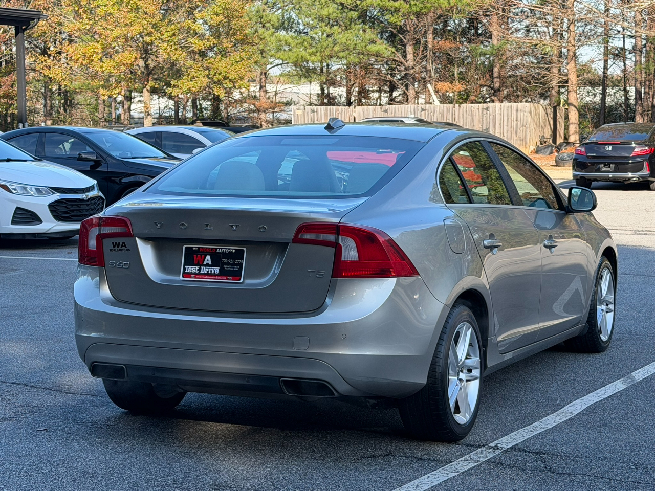 2015 Volvo S60 Premier R-Design photo 4