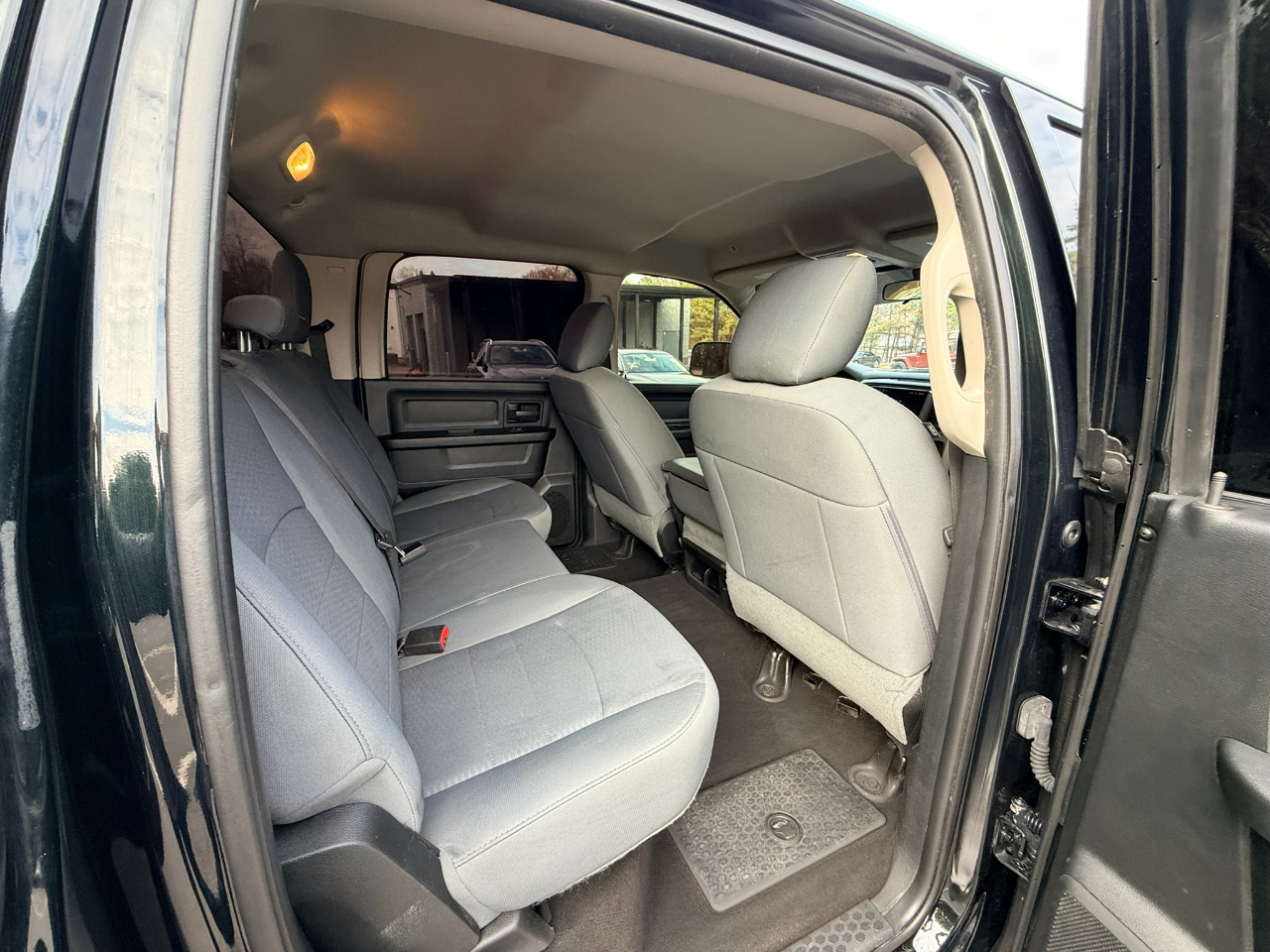 RAM 1500 Tradesman Crew Cab SWB 2WD 2017
