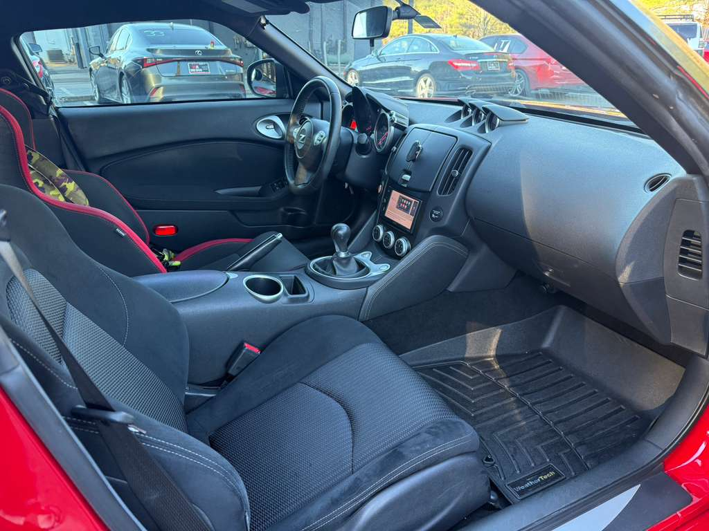 Nissan Z 370Z Coupe 6MT 2017