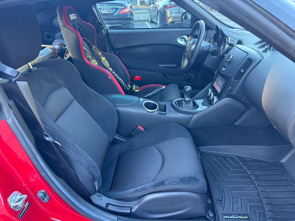 Nissan Z 370Z Coupe 6MT 2017