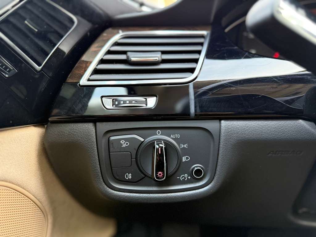 Audi A8 3.0T Sedan L quattro Tiptronic 2014