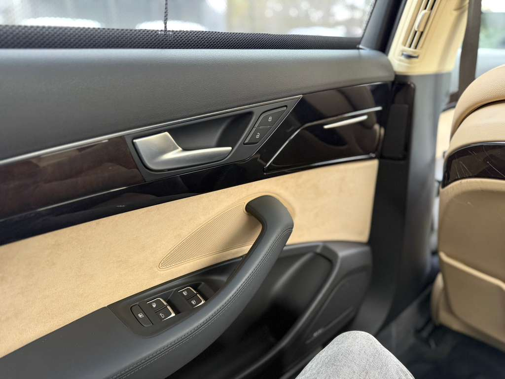 Audi A8 3.0T Sedan L quattro Tiptronic 2014