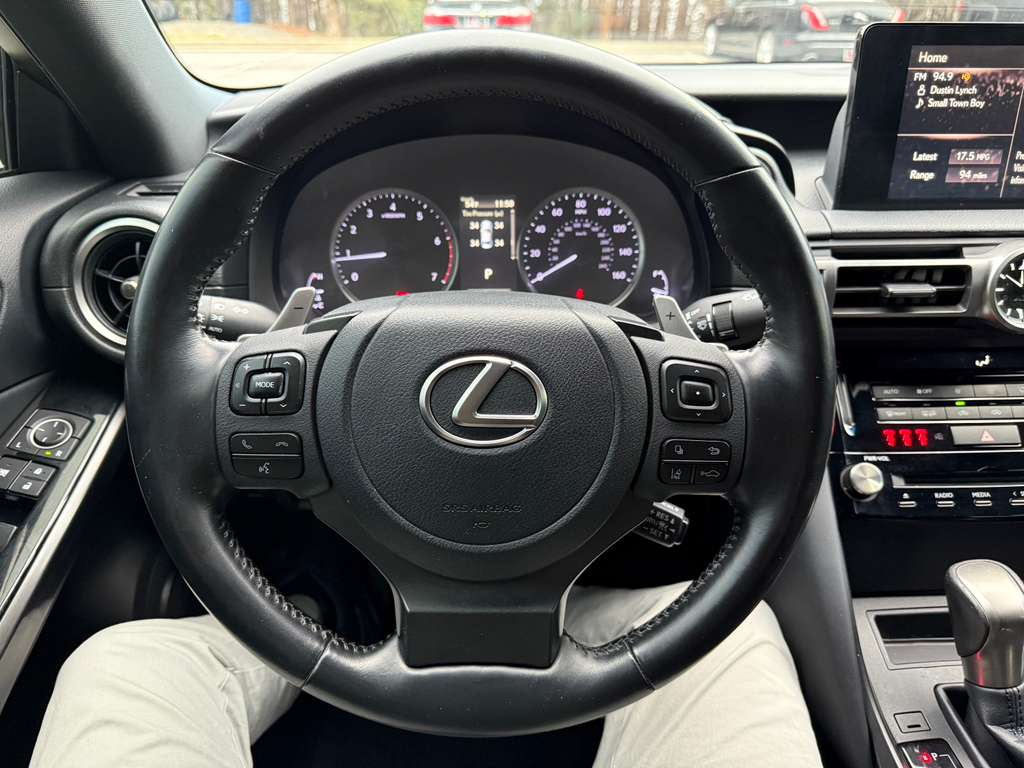 Lexus IS 300  2021