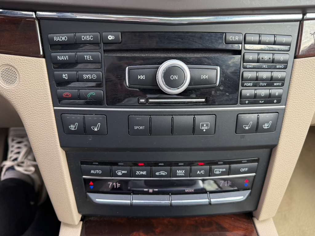 Mercedes-Benz E-Class E550 Coupe 2011