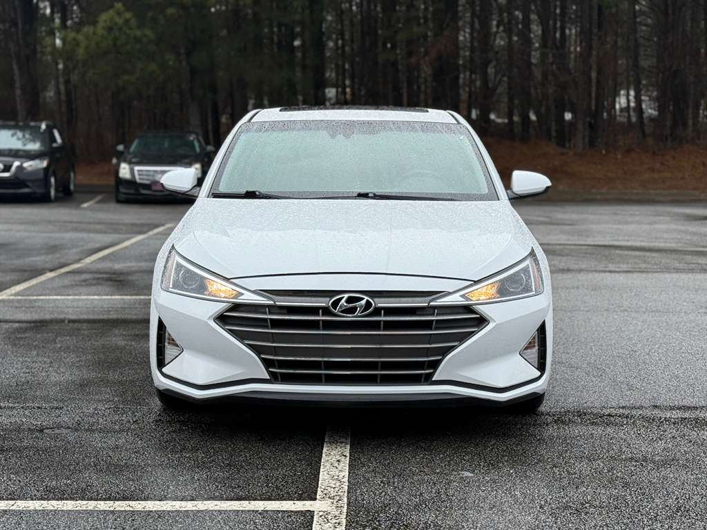 Hyundai Elantra  2020