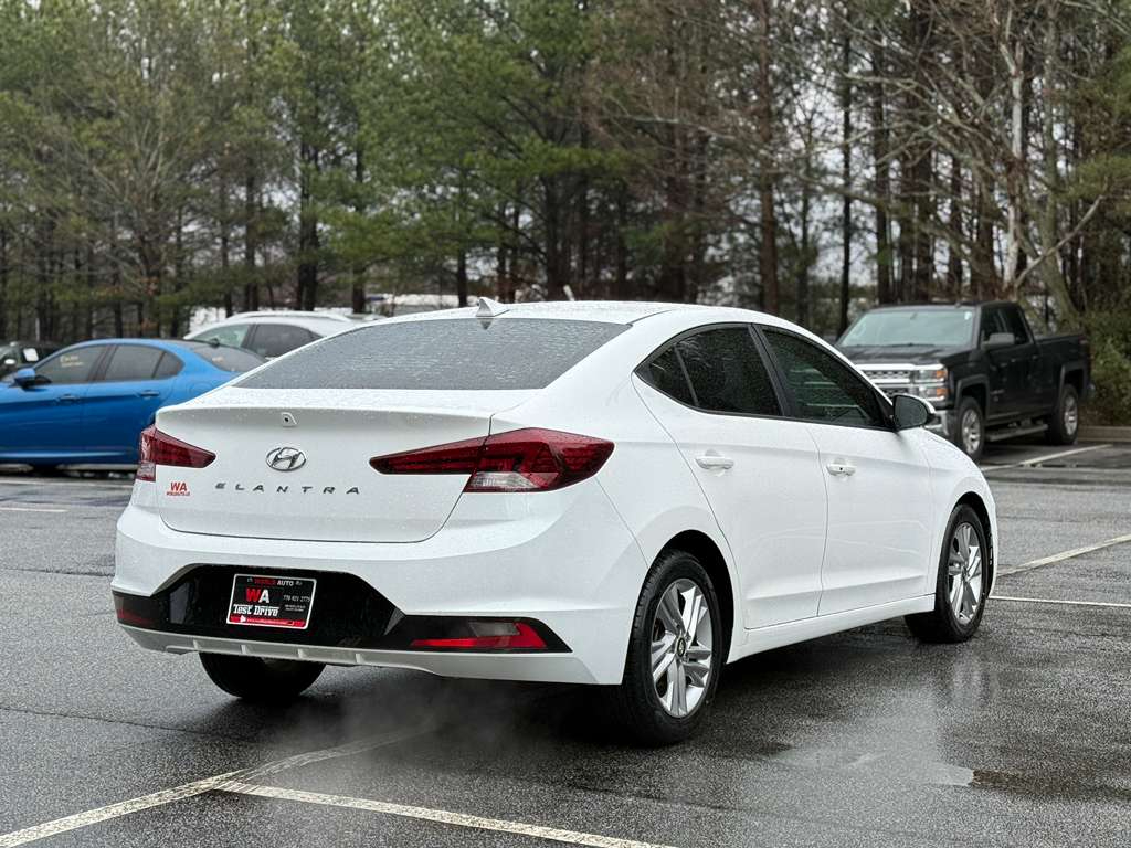 Hyundai Elantra  2020