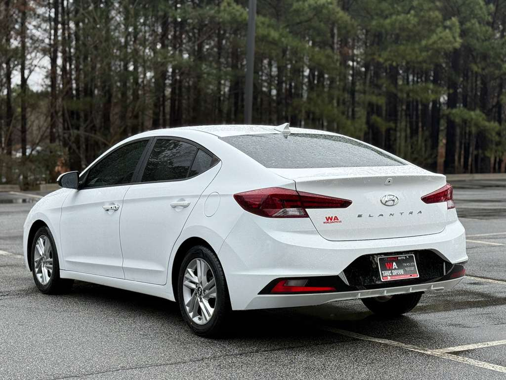 Hyundai Elantra  2020