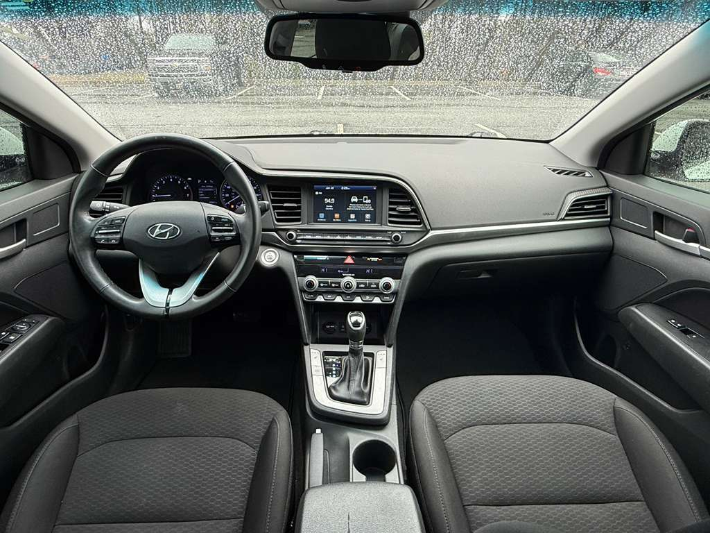 Hyundai Elantra  2020