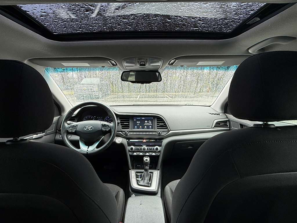 Hyundai Elantra  2020