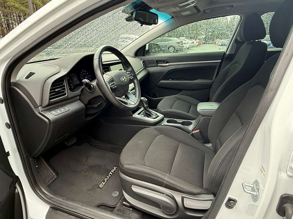 Hyundai Elantra  2020