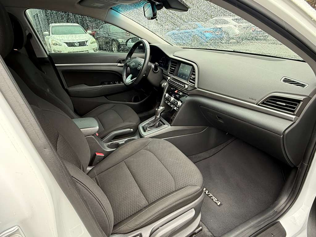 Hyundai Elantra  2020