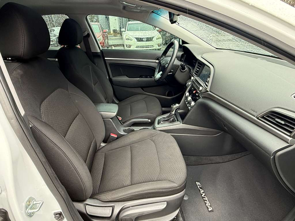 Hyundai Elantra  2020