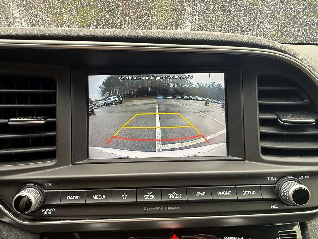 Hyundai Elantra  2020